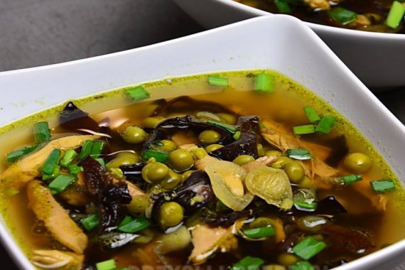 Имбирный суп с курицей и сушеными грибами - рецепт с фото