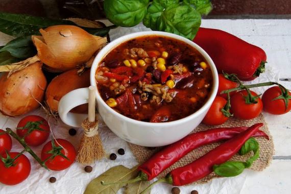 Мексиканский суп с мясным фаршем и овощами - рецепт с фото