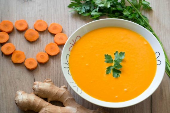 Морковно кокосовый суп с орехами - рецепт с фото