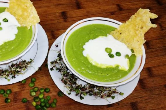 Суп-пюре из зеленого горошка с сыром - рецепт с фото