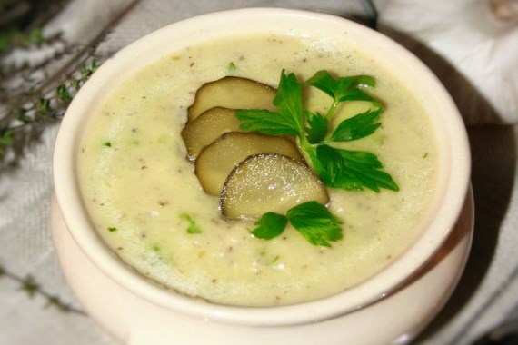 Суп из белых овощей с маринованными огурцами - рецепт с фото