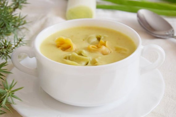 Суп из чеснока и лука-порея - рецепт с фото