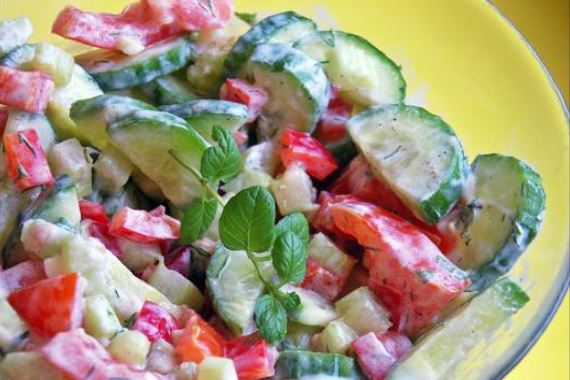 Цветной салат с мятной и ноткой - рецепт с фото