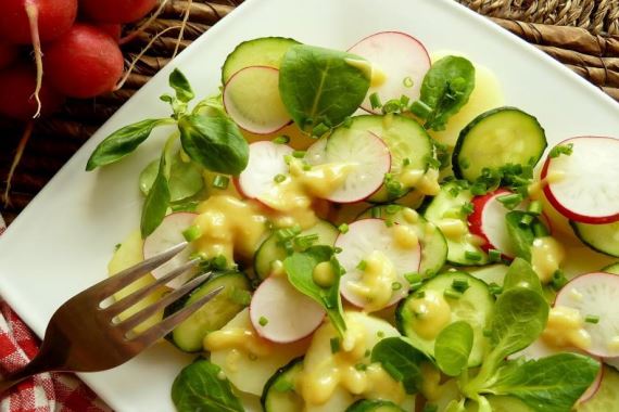 Картофельный салат с горчичным соусом - рецепт с фото