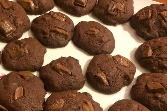 Шоколадное печенье - мягкое внутри и хрустящее снаружи - рецепт с фото
