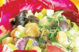 Картофельный салат в капустном листе (фото)
