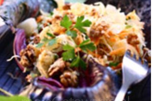 Салат с грушами и грецкими орехами (фото)