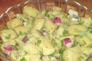 Картофельный салат с травами (фото)
