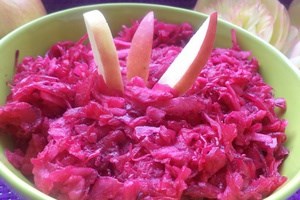 Салат из свеклы с квашеной капустой (фото)