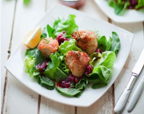 Рецепт Рыбный салат с малиновым соусом