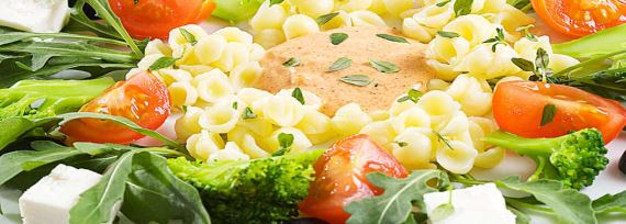 Салат с макаронами и помидорами черри - рецепт с фото