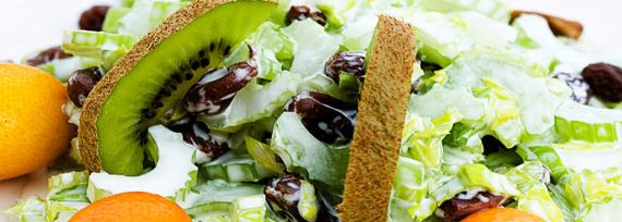 Сладкий салат из сельдерея с фруктами - рецепт с фото