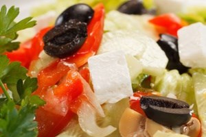Греческая закуска с овощами и сыром (фото)