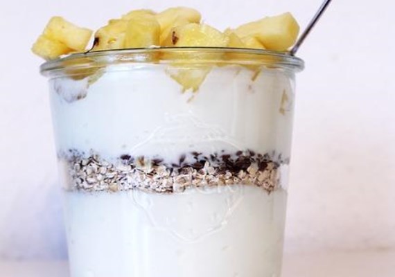Кокосово-кремовый йогурт с фруктами - рецепт с фото
