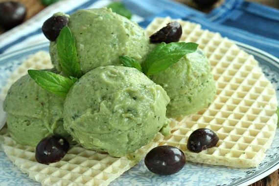 Мороженое из авокадо с грушей - рецепт с фото