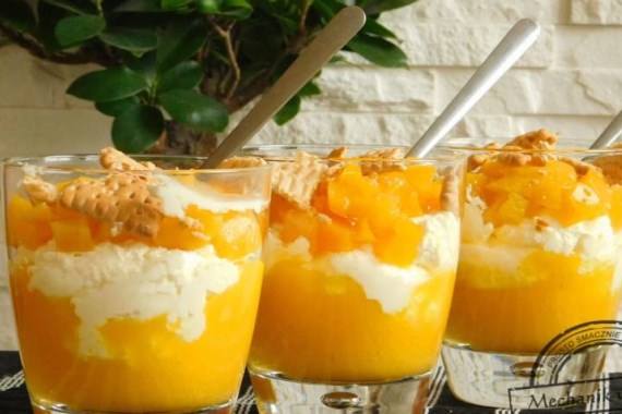 Вкусный, персиковый десерт со сливками - рецепт с фото