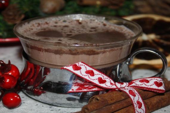 Настоящее домашнее какао с корицей и кардамоном - рецепт с фото