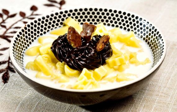 Молочный суп с макаронами и шоколадом для детей - рецепт с фото