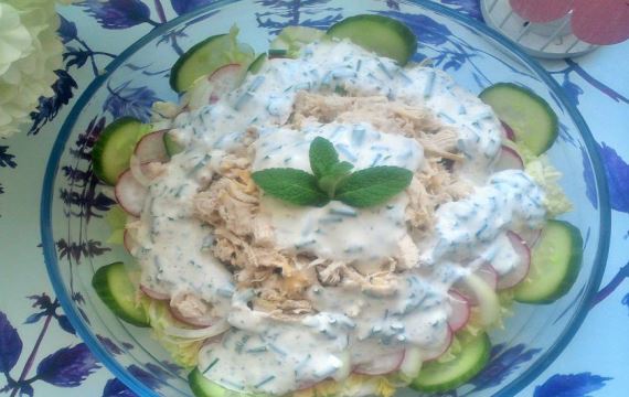 Салат из вареной курицы с овощами - рецепт с фото