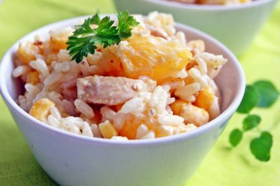 Рисовый салат с курицей и апельсинами - рецепт с фото