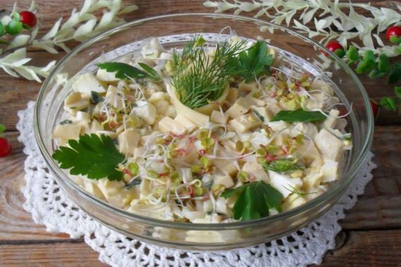 Вкусный и быстрый салат с ростками фасоли - рецепт с фото