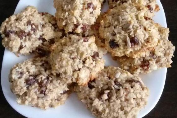 Овсяное печенье с кокосовой стружкой и миндалем - рецепт с фото
