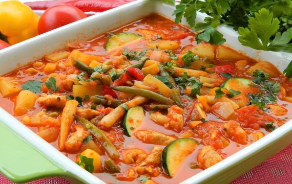 Грудки индейки с овощами и картофелем - рецепт с фото