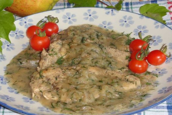 Шницель из индейки в соусе из яблок и укропа - рецепт с фото