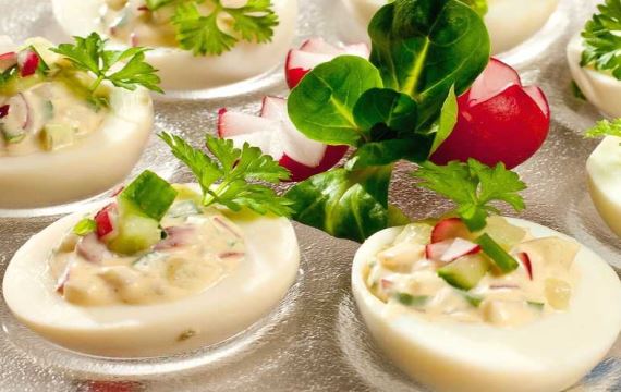 Как приготовить - Яйца фаршированные овощами в соусе