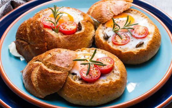 Как приготовить - Запеченные булочки с грибами и яйцом
