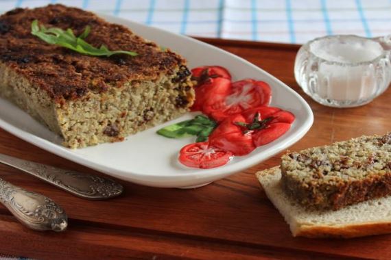Паштет из зеленой чечевицы с сушеными сливами - рецепт с фото