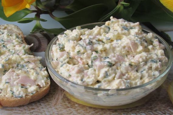 Паста из консервированной ветчины и яиц - рецепт с фото