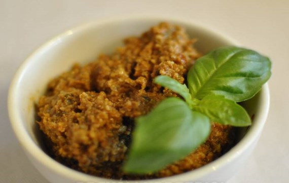 Соус с сушеными помидорами и семечками подсолнечника и тыквы - рецепт с фото