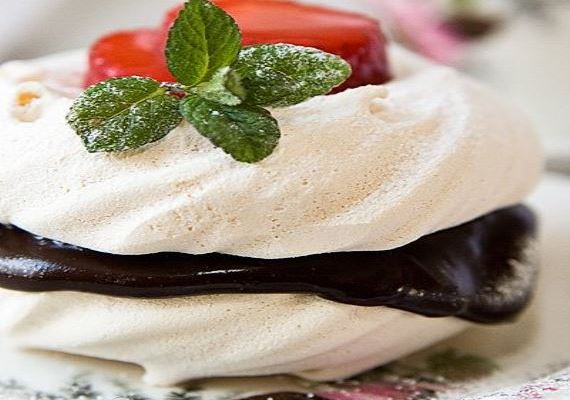 Рецепт Пирожное из безе с шоколадом
