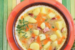 Суп картофельный с колбасой и овощами (фото)