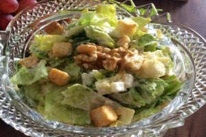 Хрустящий салат с гренками (фото)