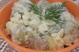 Быстрый и вкусный салат из огурцов (фото)