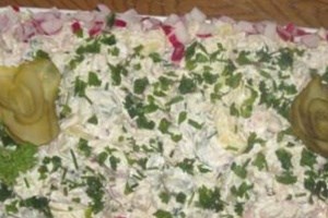 Картофельный салат с колбасой (фото)