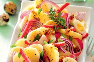 Картофельный салат с салями (фото)