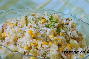 Рисовый салат с кукурузой и ананасом (фото)
