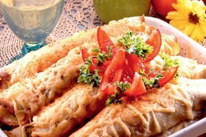 Блины запеченный с сыром, грибами и ветчиной (фото)