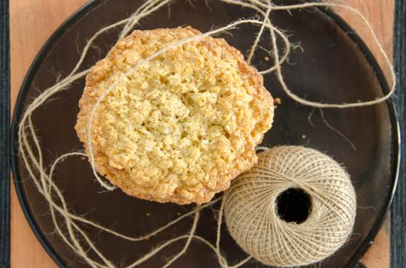 фото - Овсяное печенье из овсяных хлопьев с кокосом