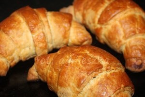 Круассаны с шоколадным кремом - нутелла (фото)