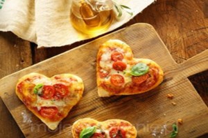 Мини-пиццы в форме сердца (фото)