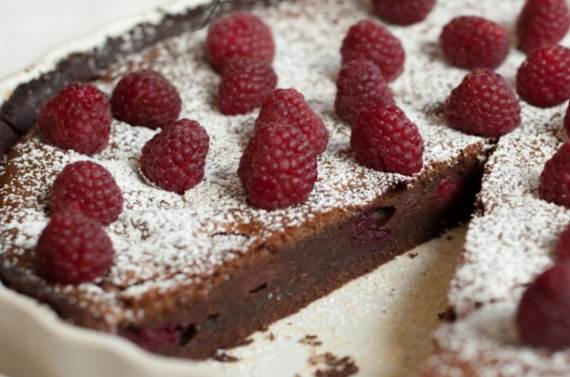 фото - Малиновый пирог с шоколадом