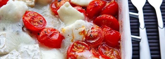 Курица запеченная с козьим сыром