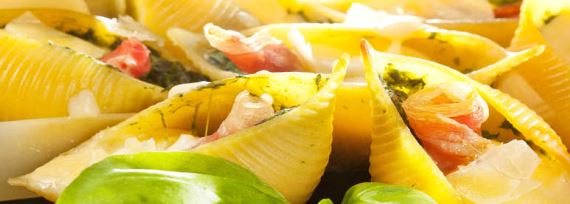 Конкильони со шпинатом и ветчиной в соусе Альфредо - рецепт с фото