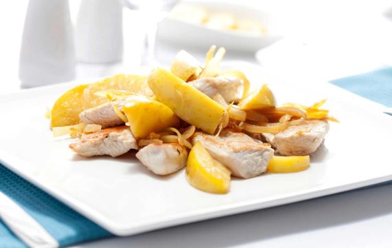 Рецепт Шницель из индейки в духовке и на сковороде