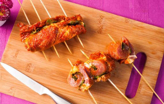 Как приготовить - Рулеты из свинины со шпинатом и сыром фета