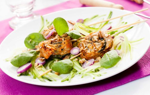 Рулеты из свинины со шпинатом и сыром фета - рецепт с фото